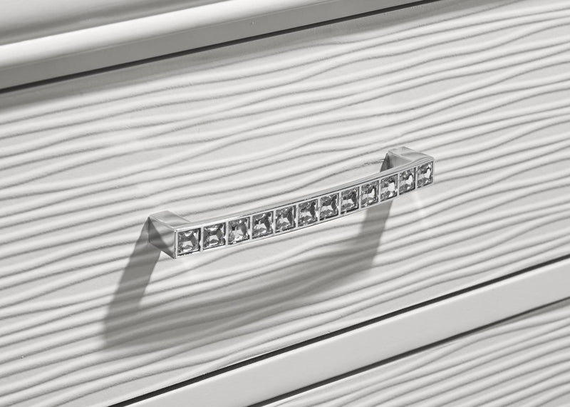 B396 - Dresser - White