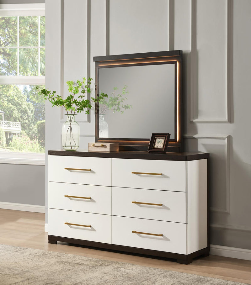 B126 - Dresser - White