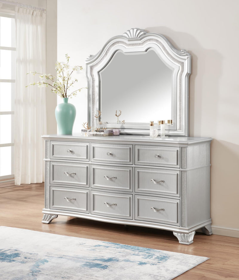 B076 - Dresser - Silver